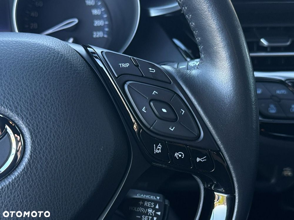 Toyota C-HR - 16