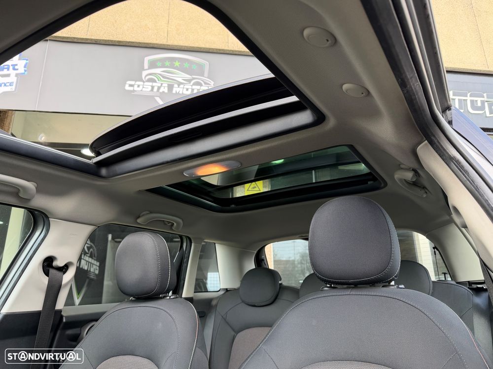 MINI 5 Portas Cooper D Auto - 6