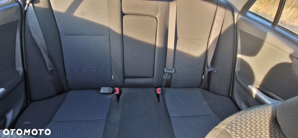 Toyota Corolla 1.6 Luna - 17