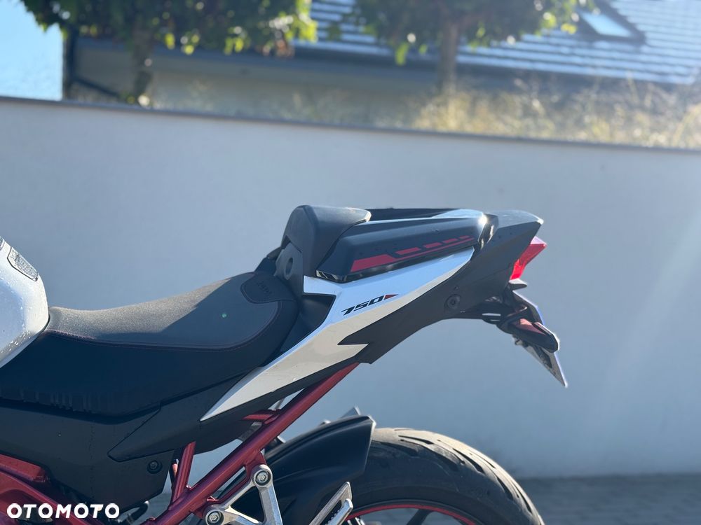 Honda Hornet - 4