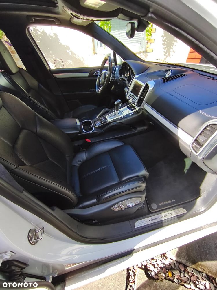 Porsche Cayenne GTS - 2