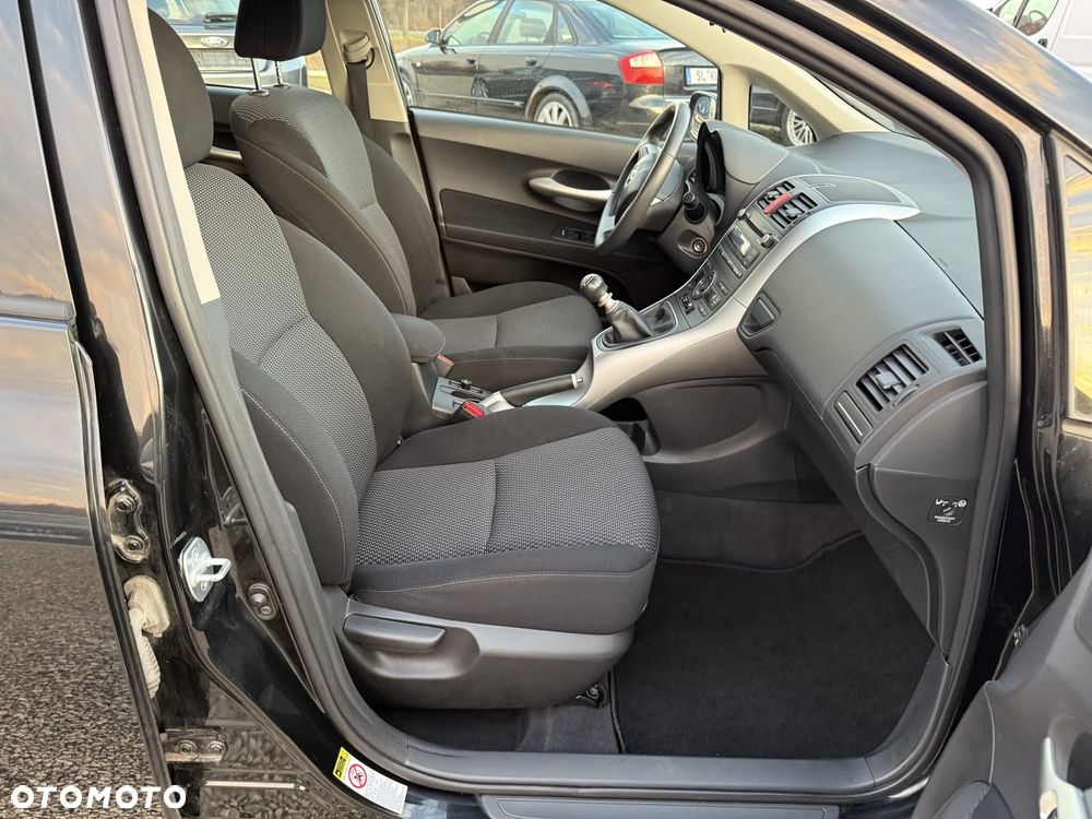 Toyota Auris - 22