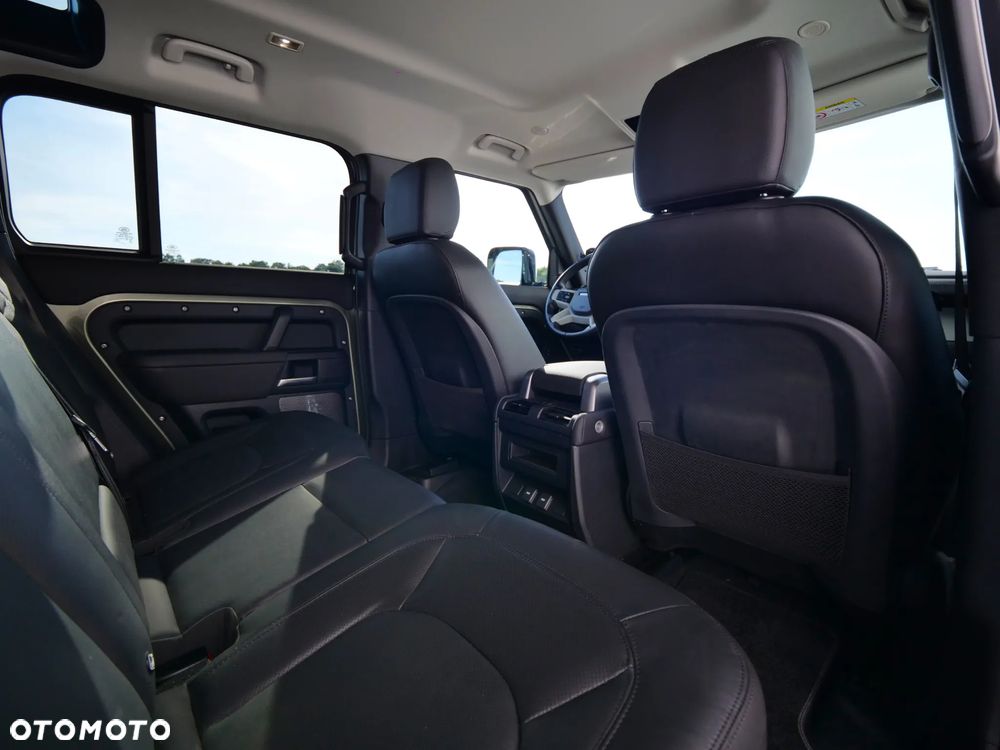 Land Rover Defender - 18