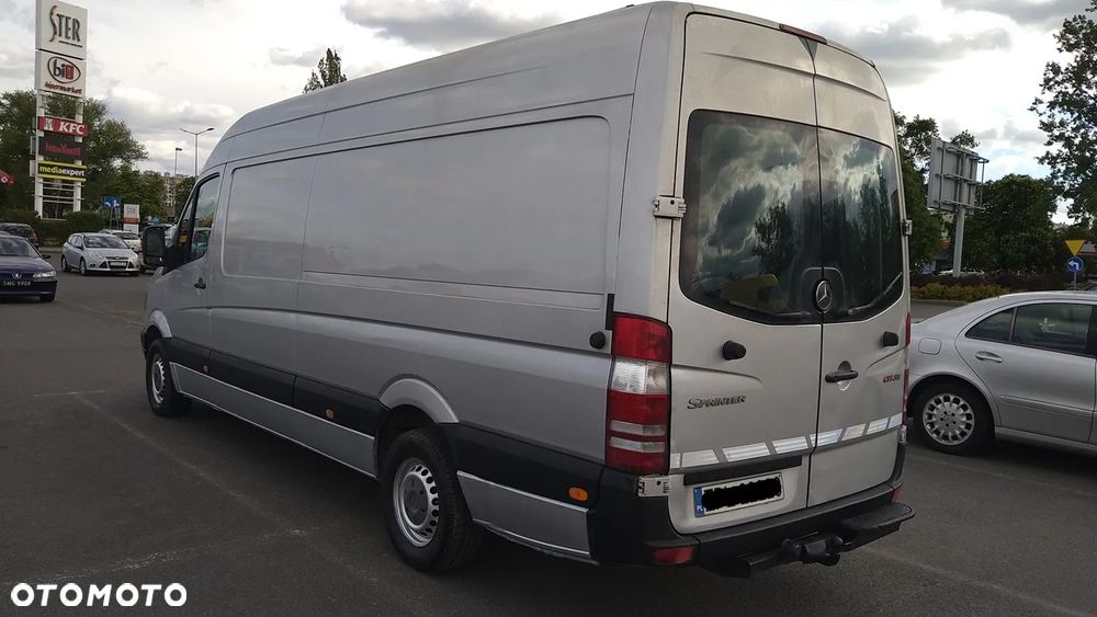 Mercedes-Benz Sprinter - 4