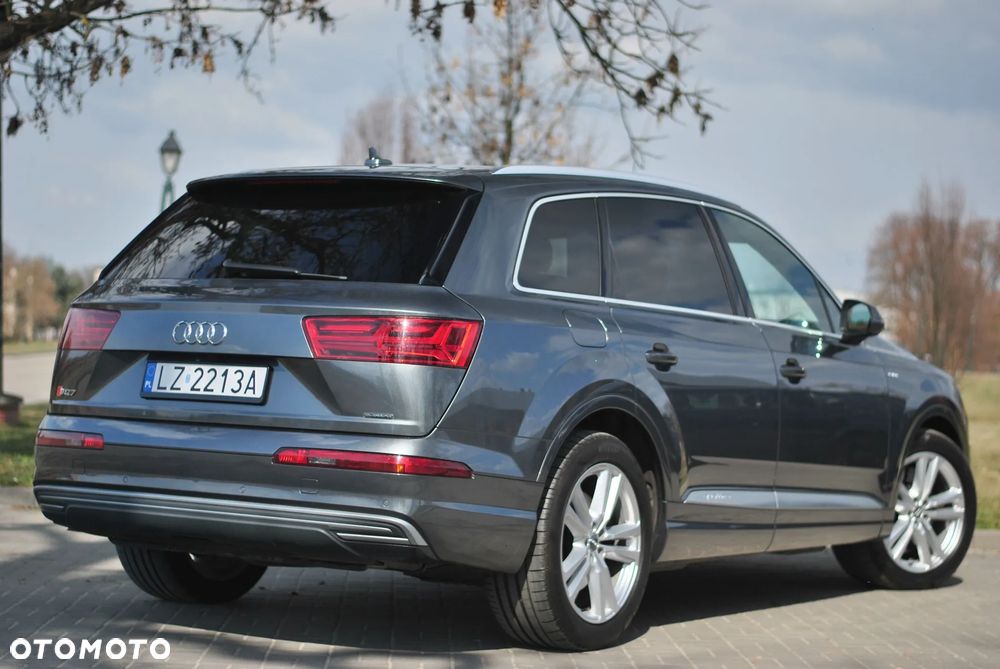 Audi Q7 - 11