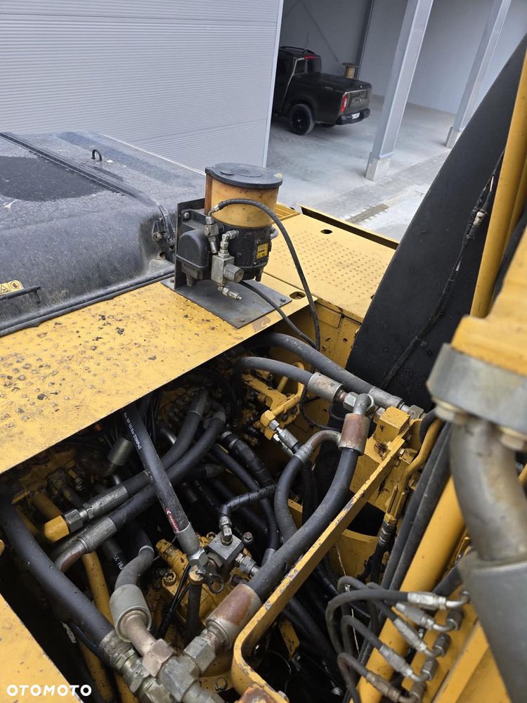 Caterpillar CAT320DL - 9