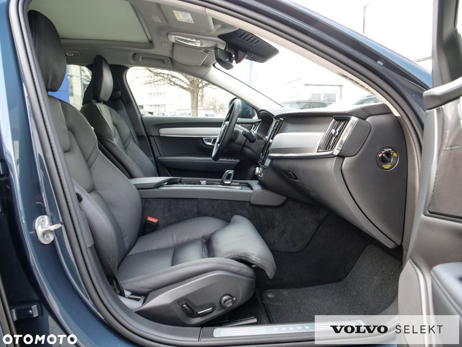 Volvo V90 Cross Country - 32