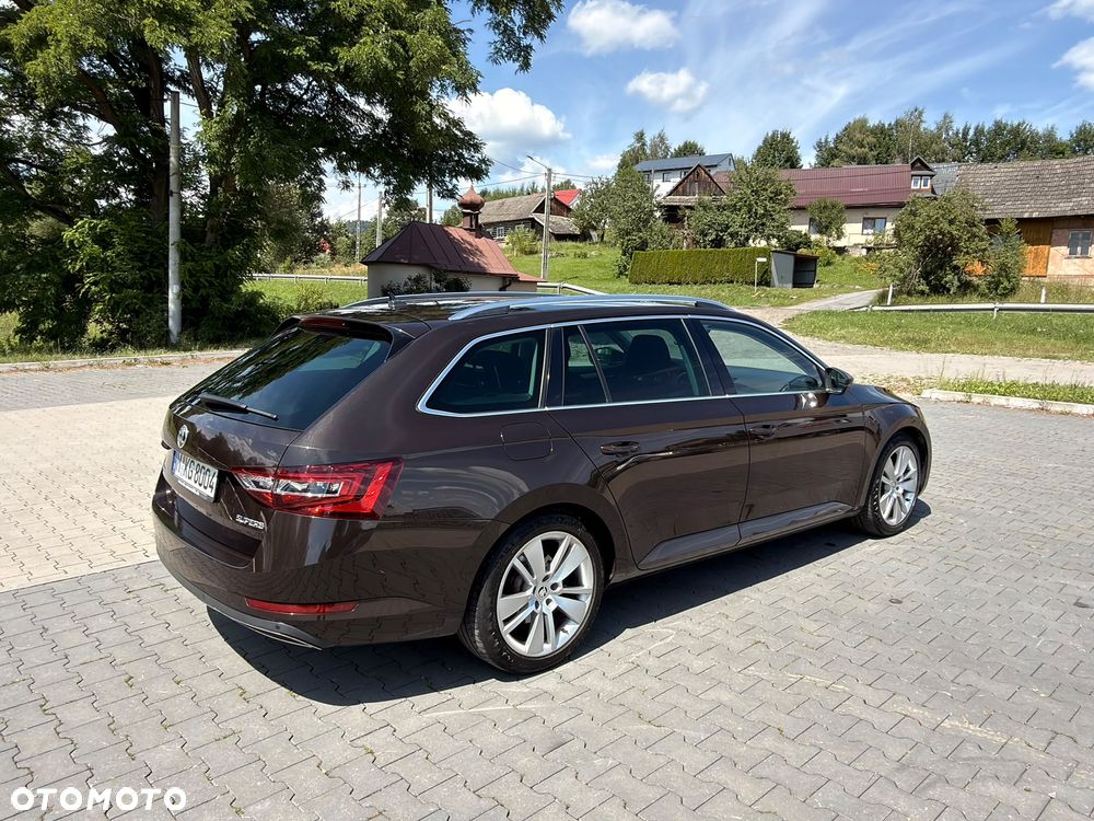Skoda Superb 2.0 TDI Ambition DSG - 6