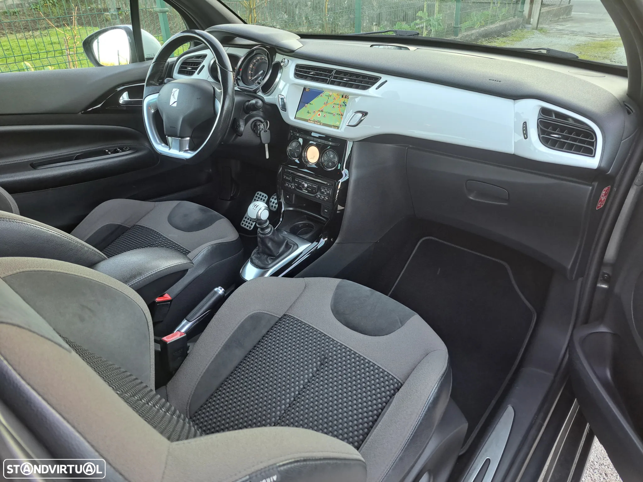 Citroën DS3 1.6 HDi Airdream Sport Chic - 20