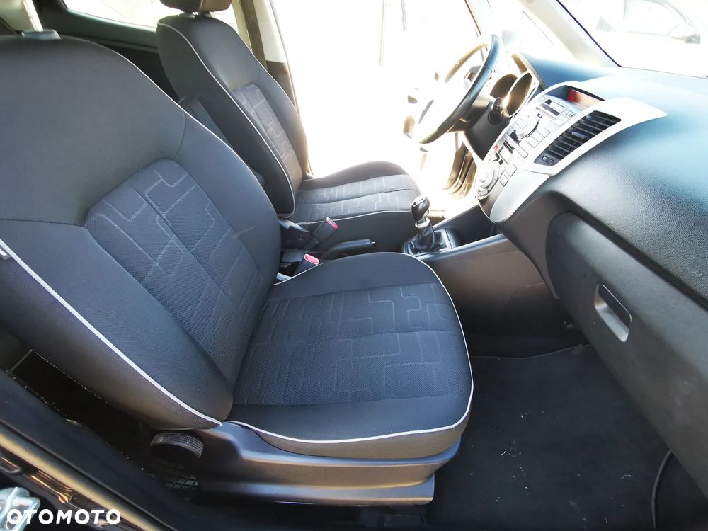 Kia Venga 1.6 CRDi 128 Business Line - 13