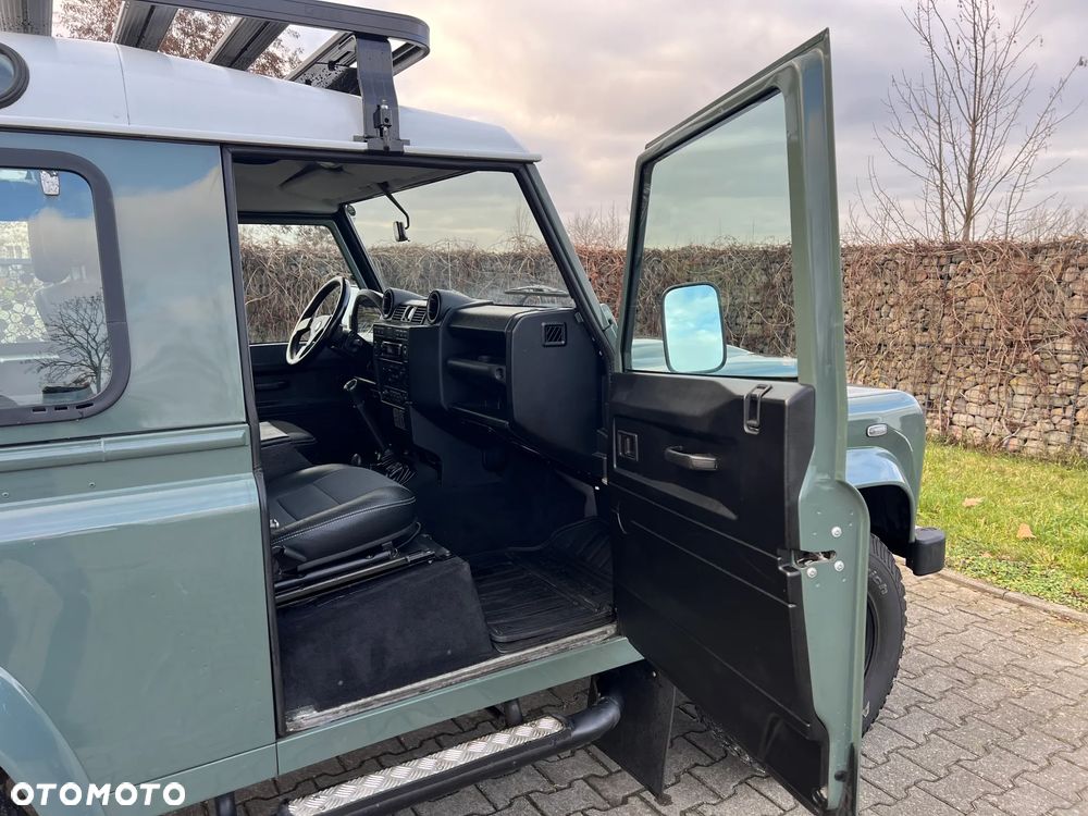 Land Rover Defender 90 DPF SE - 17
