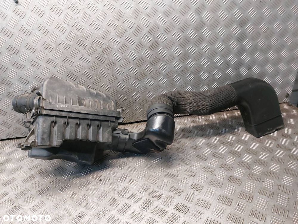 OBUDOWA FILTRA POWIETRZA + PRZEPŁYWOMIERZ HYUNDAI TUCSON I 2.0 CRDI - 10