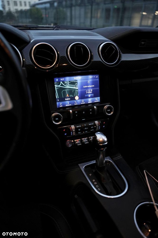 Ford Mustang - 6