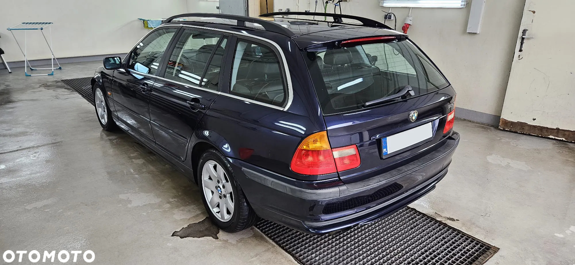 BMW Seria 3 320i - 4
