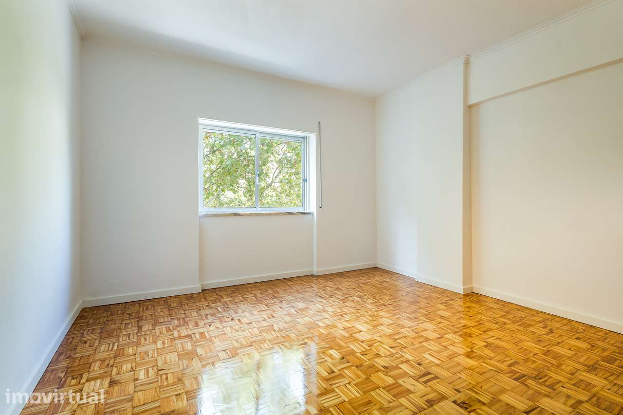 Apartamento T2 para Arrendamento | Largo Padre Américo, Massamá - Grande imagem: 5/15
