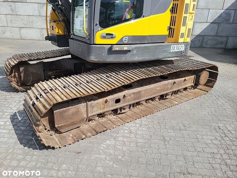Volvo ECR235 DL - 13