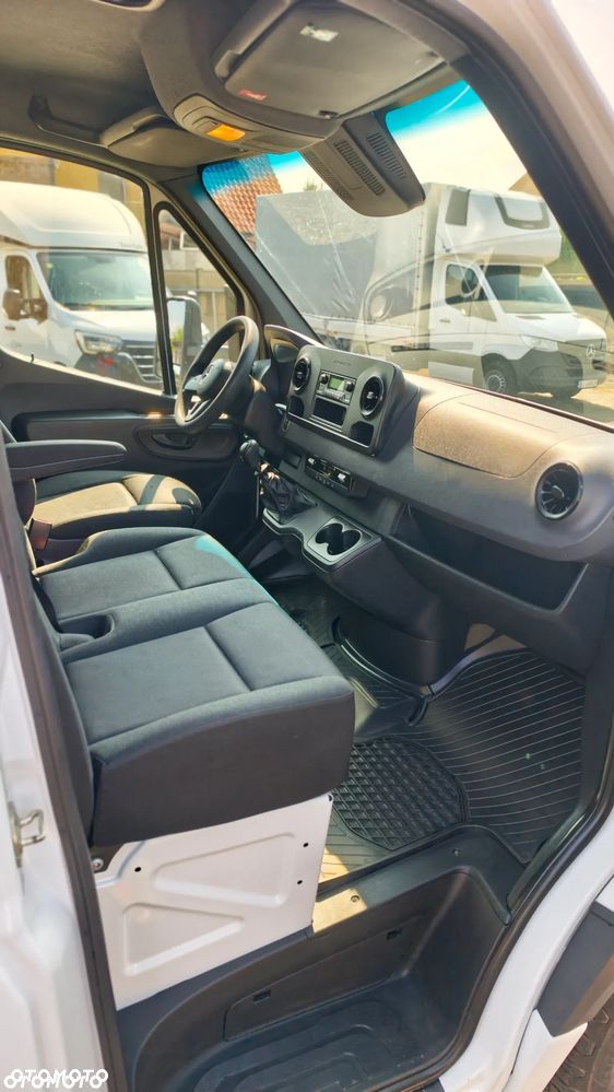 Mercedes-Benz SPRINTER 12EP DRZWI TYŁ 5,5M BLIZNIAK WYS. RAMPOWA SALON PL BEZWYPADKOWY FV23% ZADBANY SERWIS ASO 317 517 DO 3,5T DMC - 19
