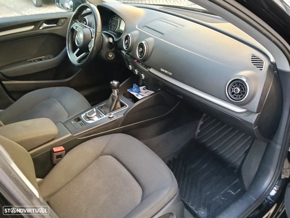 Audi A3 Limousine 1.6 TDI Sport - 32