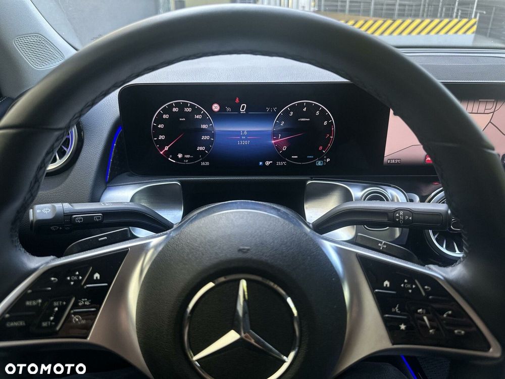 Mercedes-Benz GLB 200 Progressive 7G-DCT - 14