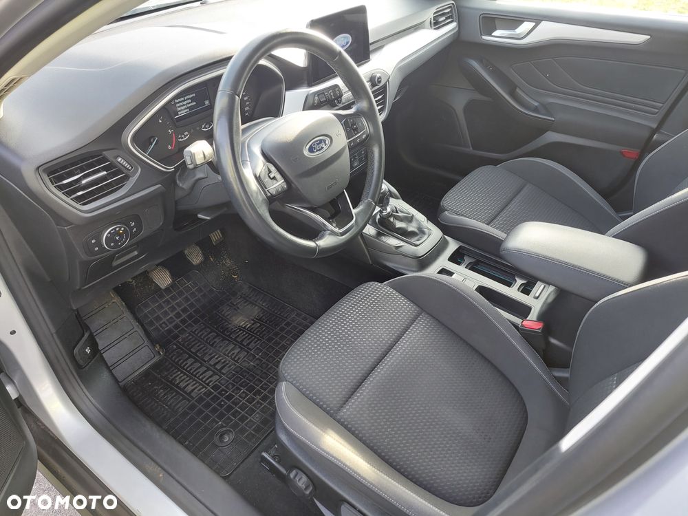 Ford Focus 1.5 TDCi SYNC Edition - 6