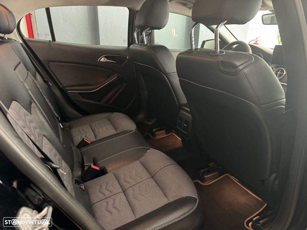 Mercedes-Benz GLA 200 Style - 45
