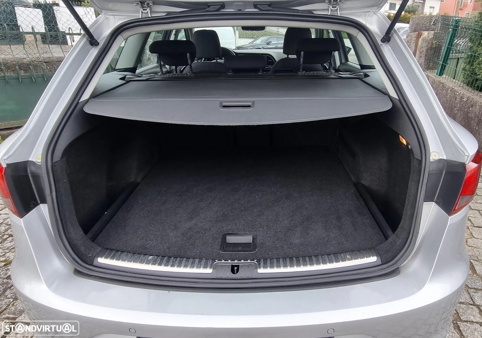 SEAT Leon ST 1.6 TDI Reference Ecomotive - 25