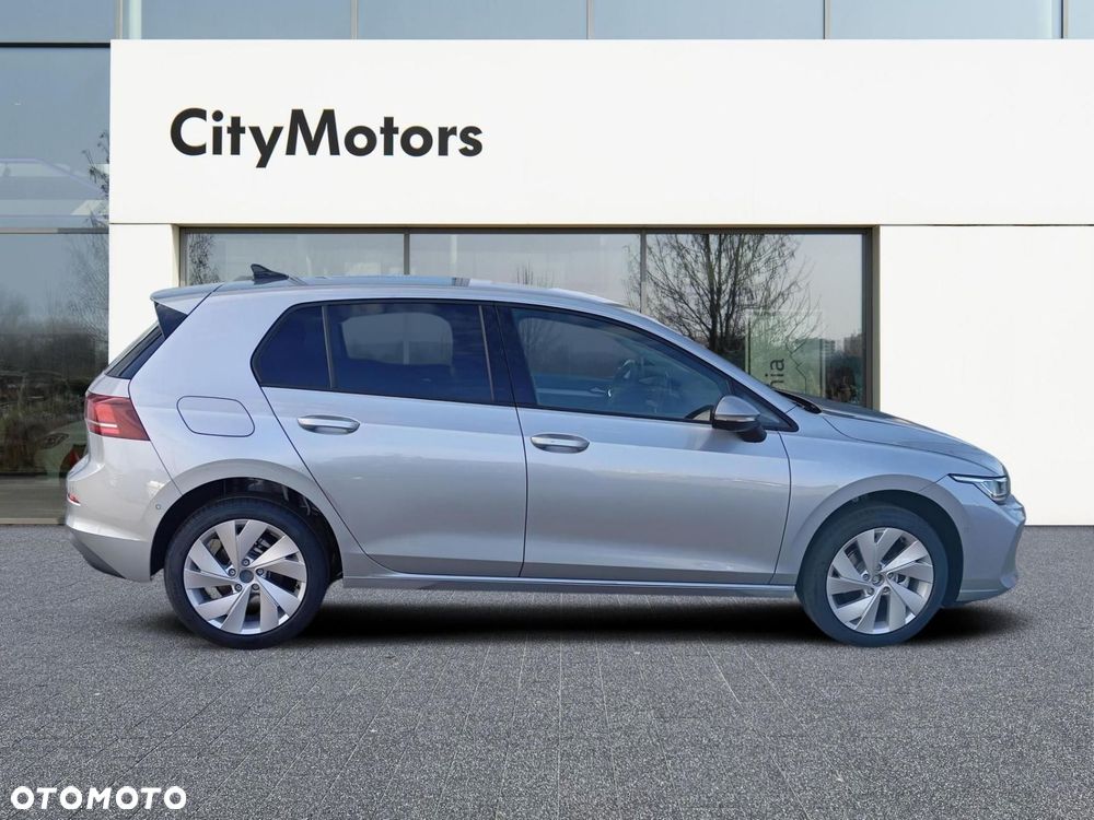 Volkswagen Golf - 8
