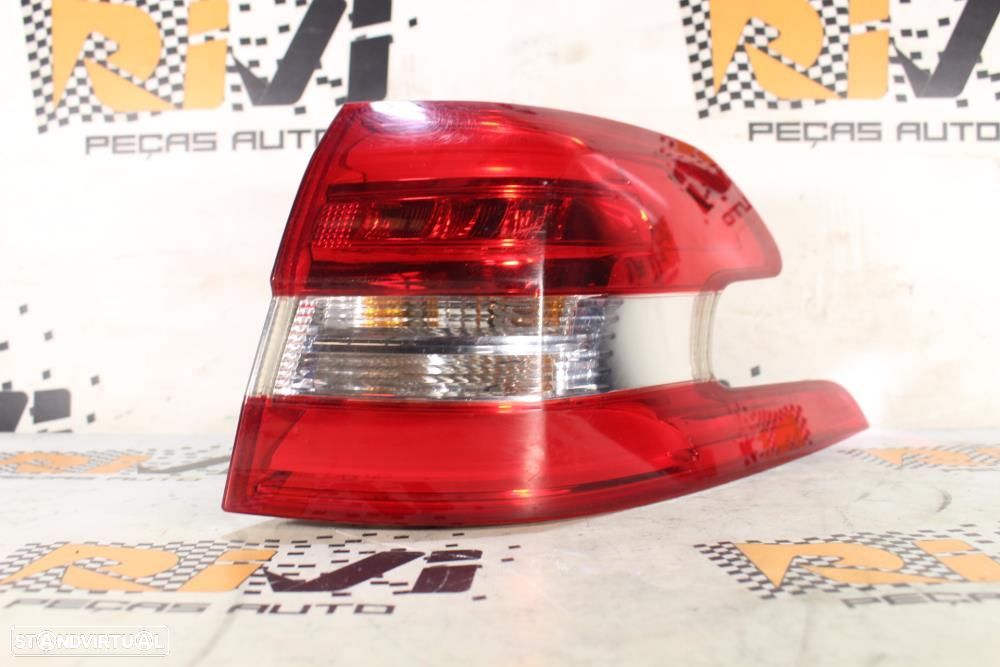 Farolim Direito Peugeot 308 Sw Ii  9678093880 / Carrinha Chassi Pendur - 2