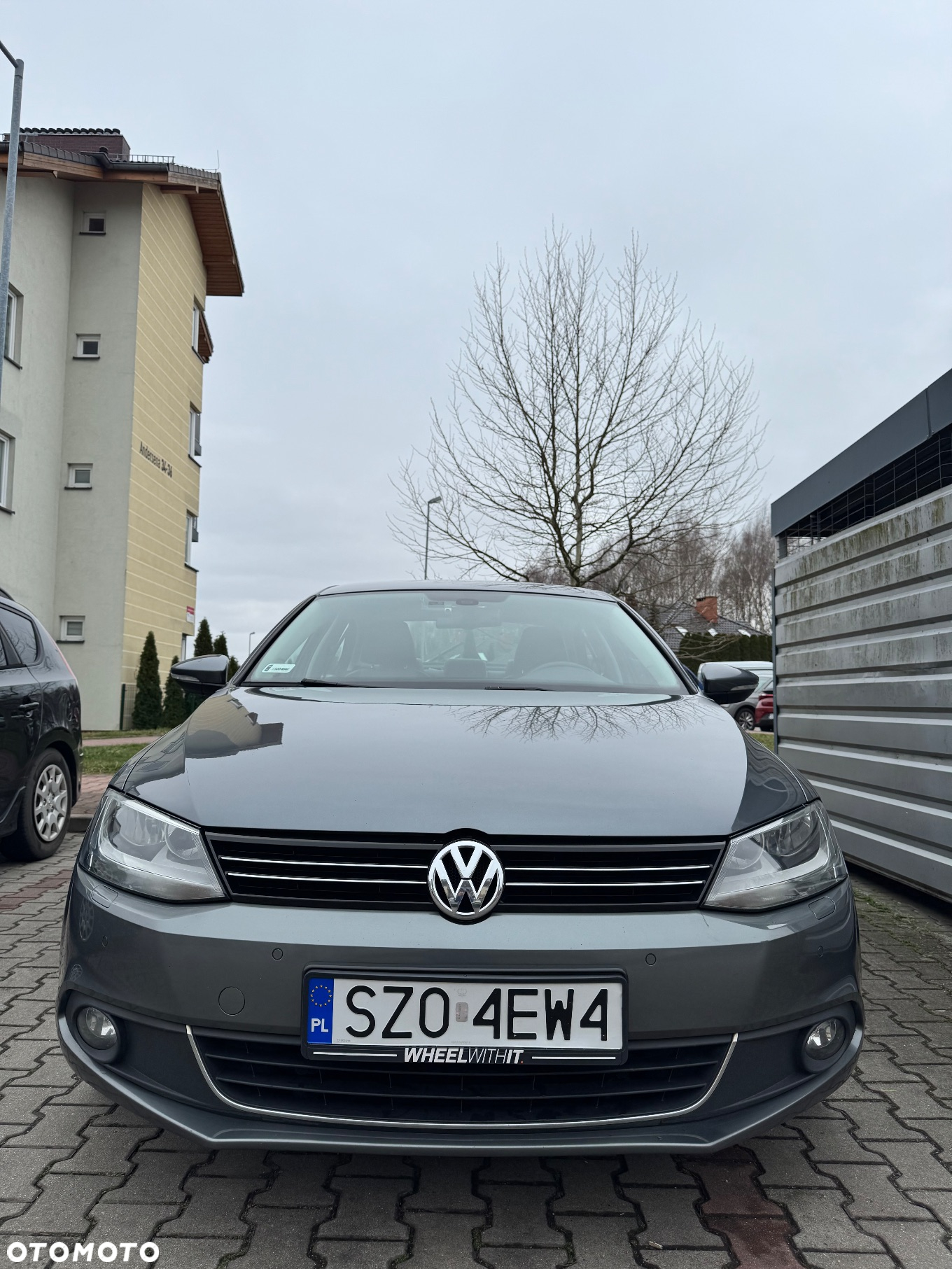 Volkswagen Jetta - 2