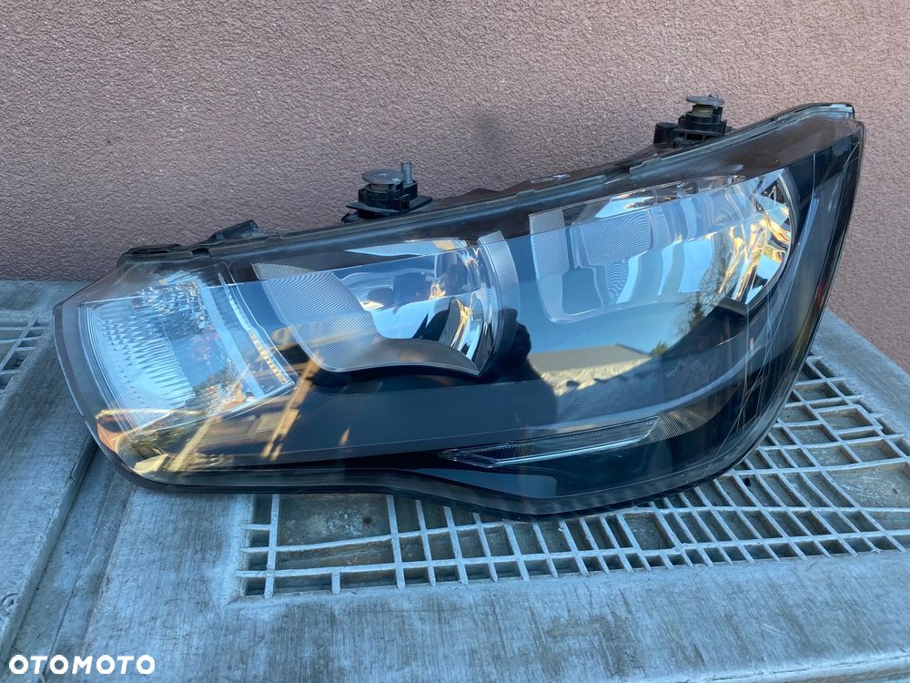 lampa audi a1 8X zwykła lewa eu cała - 1