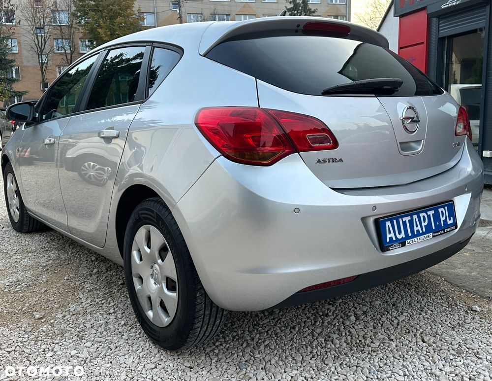 Opel Astra - 13