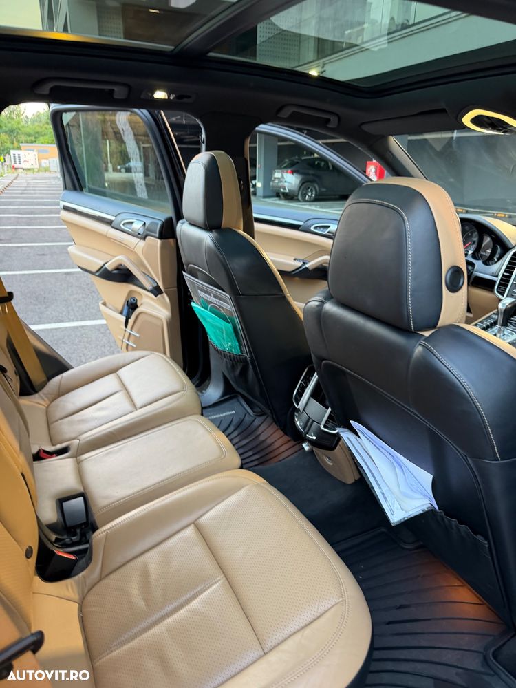 Porsche Cayenne - 9