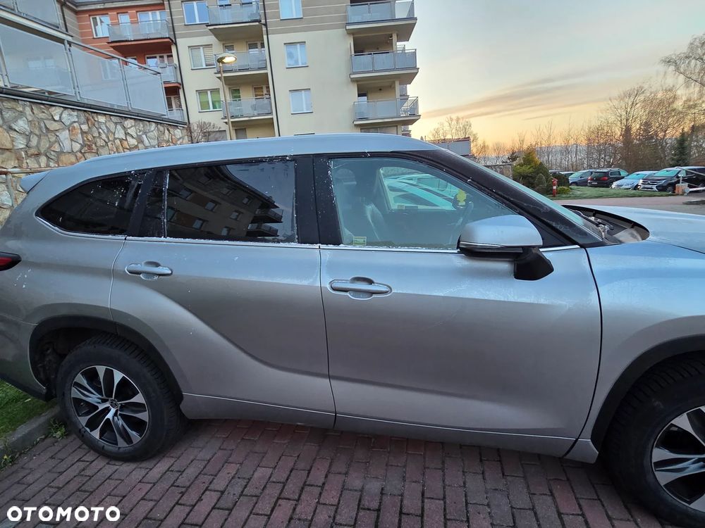 Toyota Highlander 2.5 Hybrid Comfort - 15