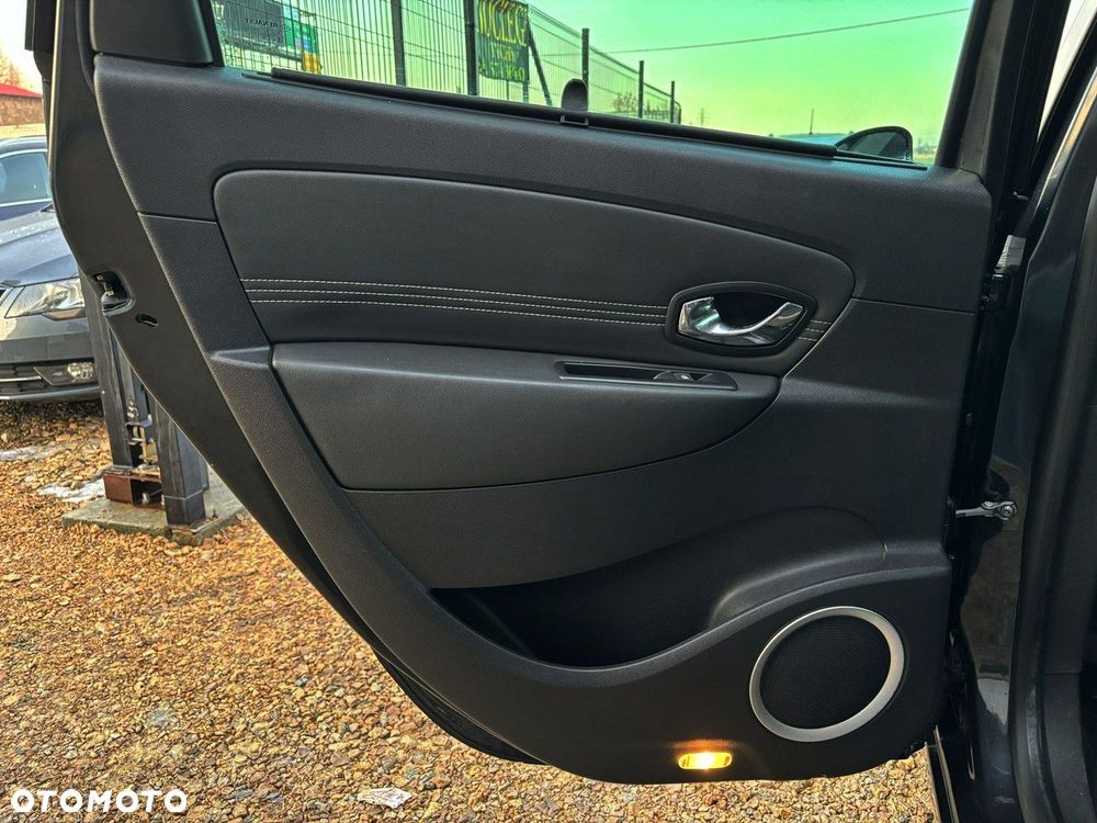 Renault Grand Scenic - 21