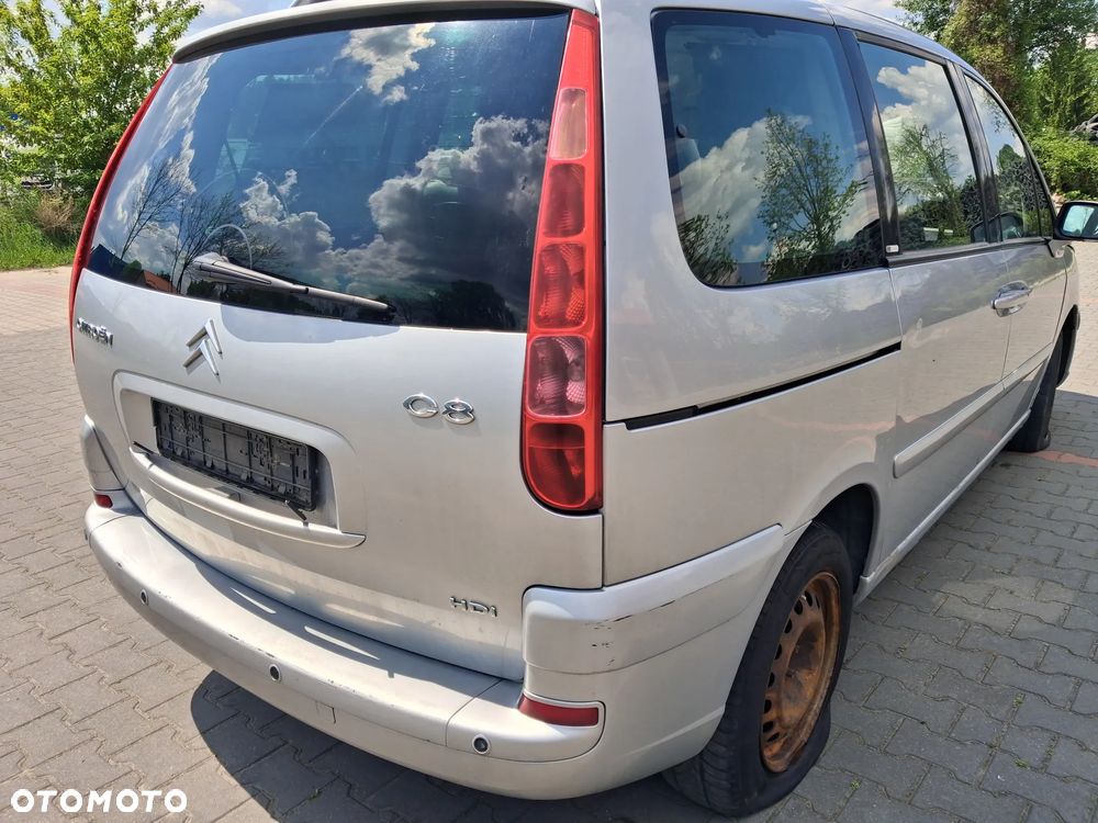 Citroen C8 Peugeot 807 silnik kompletny 2.2 HDI 128KM 4HW DW12 TED4 kolektor przepustnica wtrysk pompa alternator sprężarka skrzynia biegów dwumasa drzwi EZR srebrne klapa maska zderzak lusterko listwa przesuwne boczne klamka zamek rolka wahacz czujnik ciśnienia doładowania mikrostyk blenda pas konsola schowek boczek drzwi fotel obrotowy fotele elektryczne magistrala wody podsufitka panel sterownik wyświetlacz moduł szyba poduszka kierownica manetki zwijak radio mechanizm wydech tłumik mcperson zacisk hamulcowy lampa felga hak czujnik parkowania moduł BSM BSI lampa xenon europa zbiorniczek rura przewód wyświetlacz NA CZĘŚCI WSZYSTKIE CZĘŚCI - 6