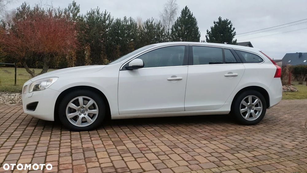 Volvo V60 D5 AWD Geartronic Momentum - 5