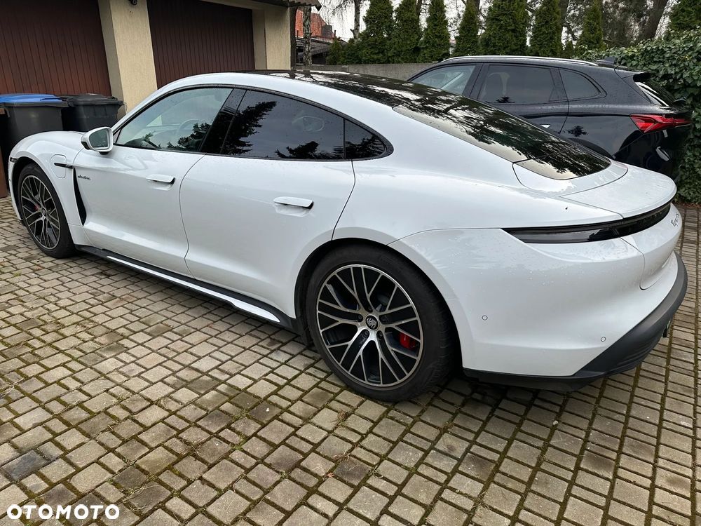 Porsche Taycan - 4