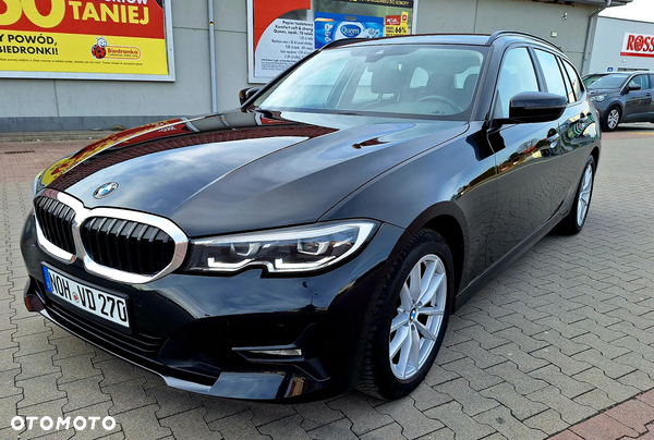 BMW Seria 3 318d Touring Sport Line