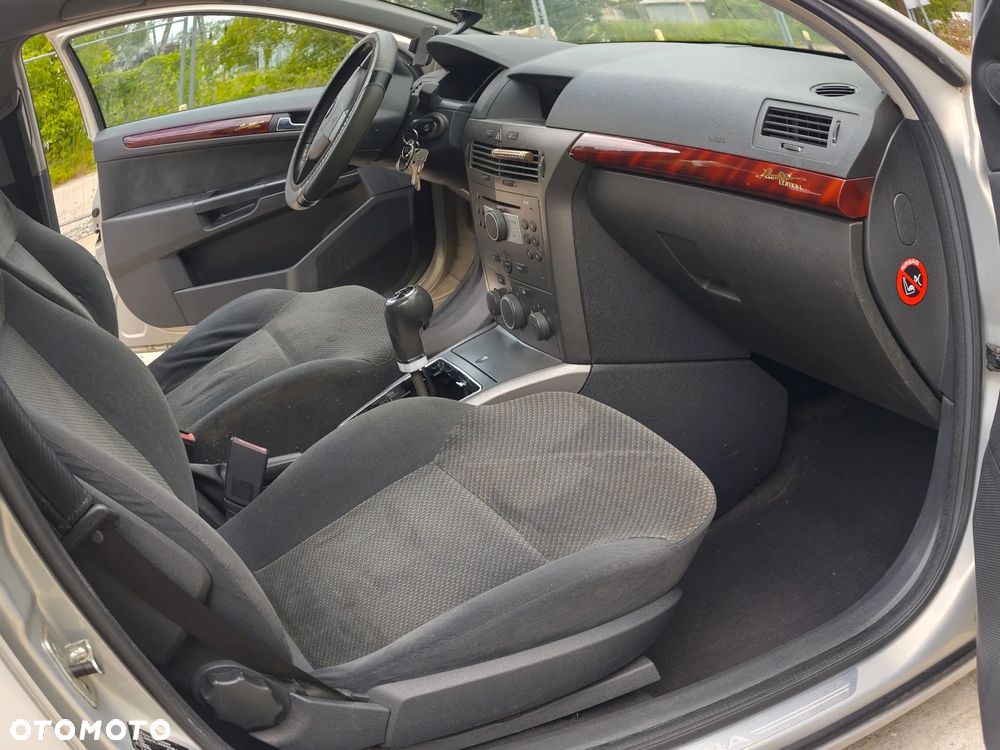 Opel Astra 1.6 Enjoy - 12