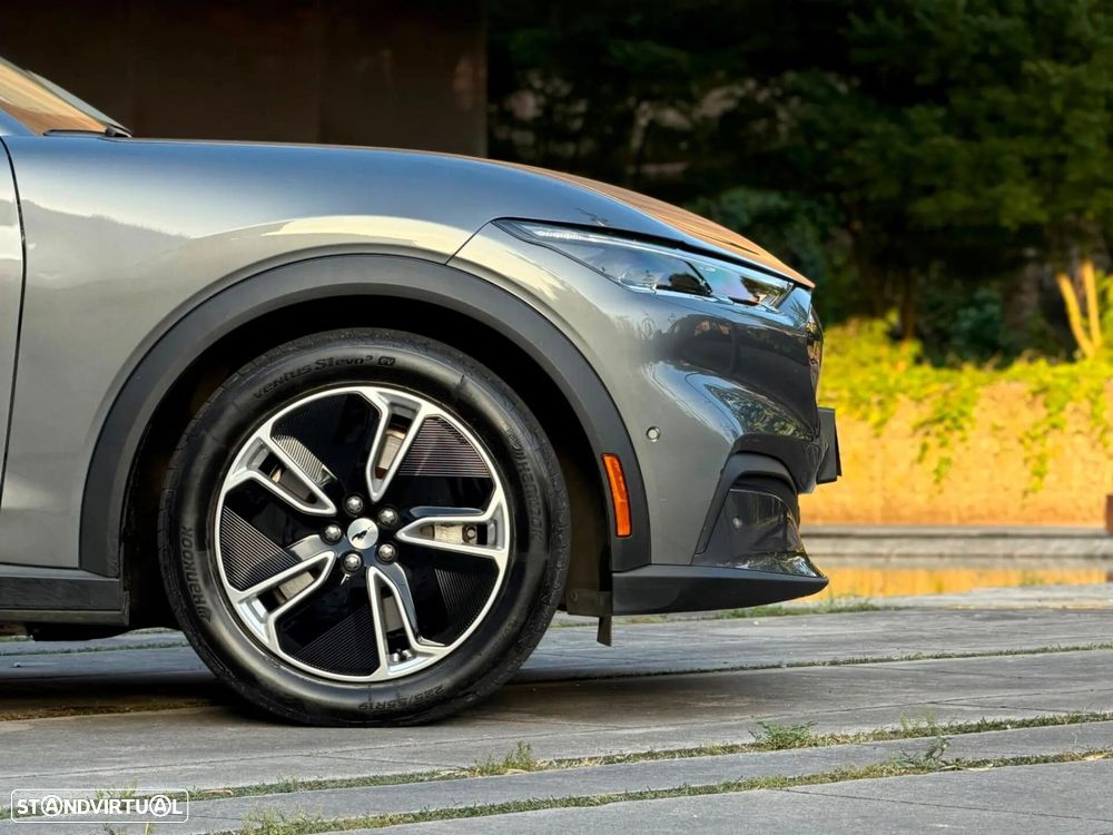 Ford Mustang Mach-E 75.7 kWh Premium AWD - 28