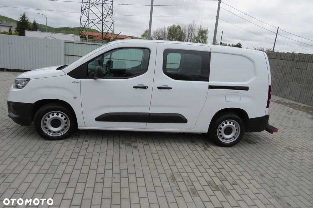 Toyota Proace City 1.2 D-4t 130km A/t Long Brygadówka - 8