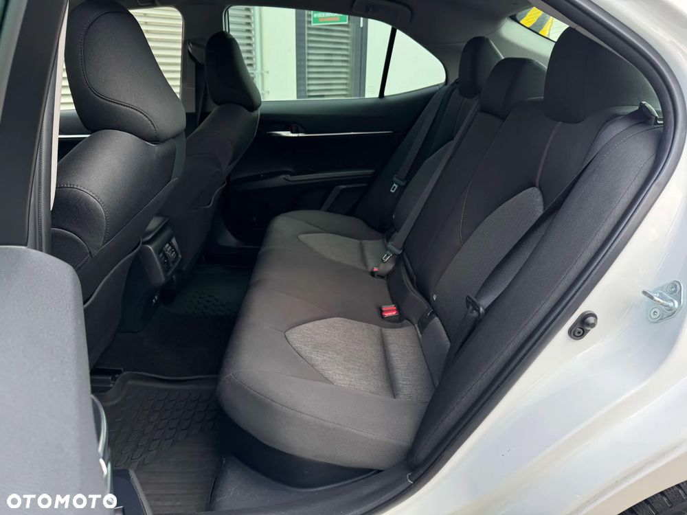 Toyota Camry 2.5 Hybrid Comfort CVT - 37