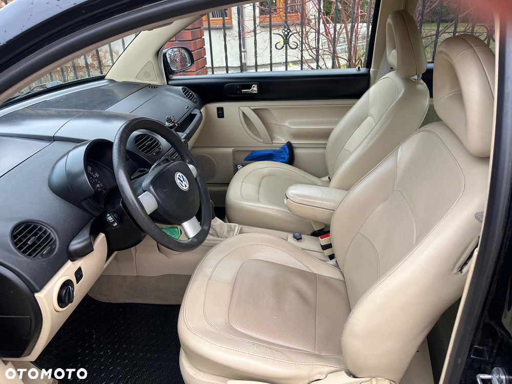 Volkswagen New Beetle 2.0 - 17