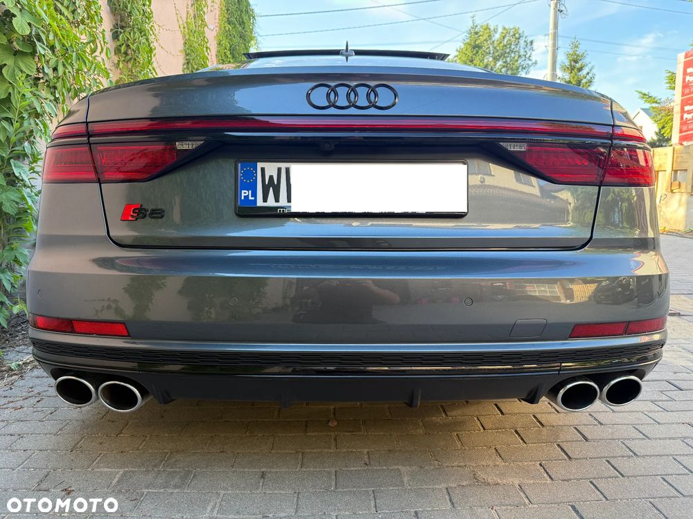 Audi S8 - 6