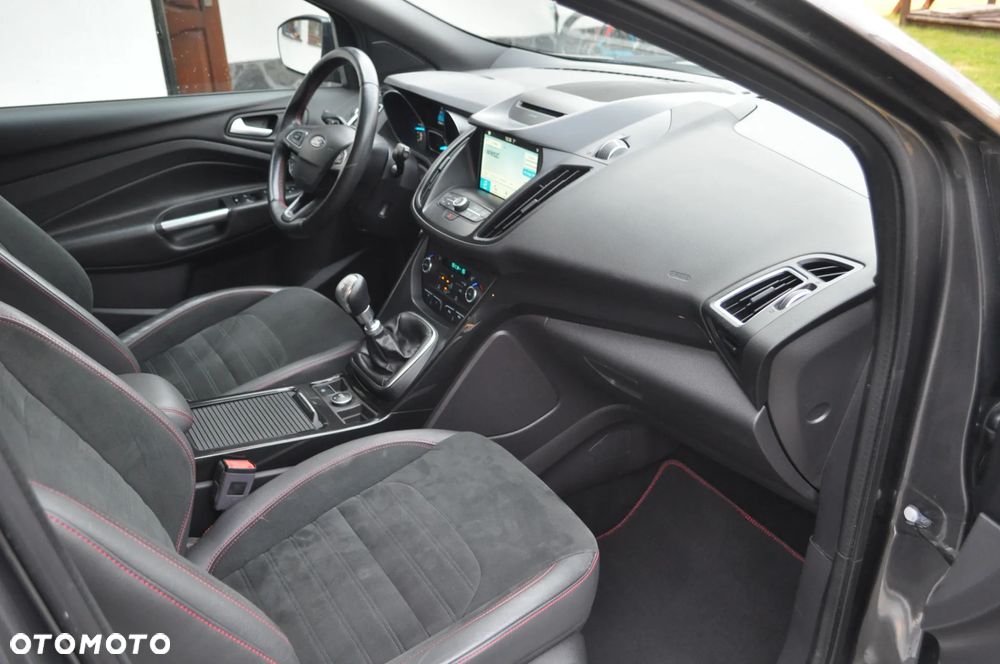 Ford Kuga 2.0 TDCi 4x2 ST-Line - 23