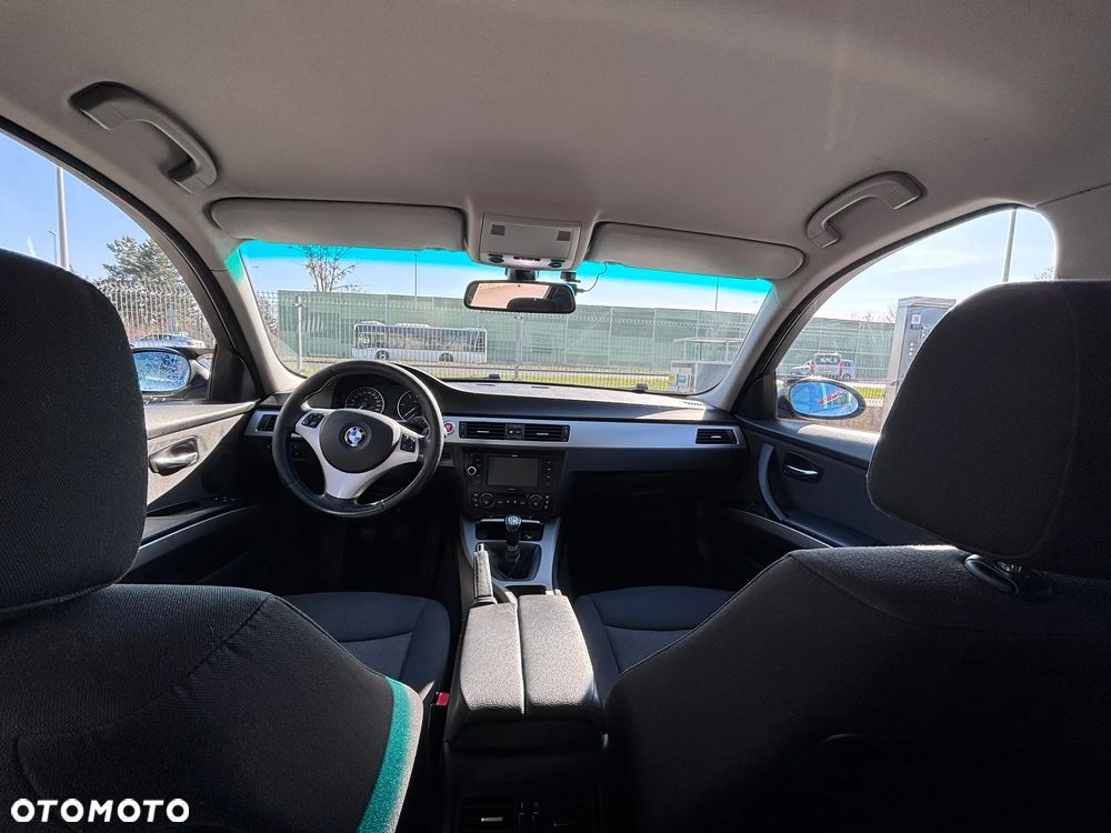 BMW Seria 3 320d - 12