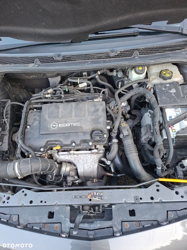 Opel Astra 1.4 T Cosmo - 14