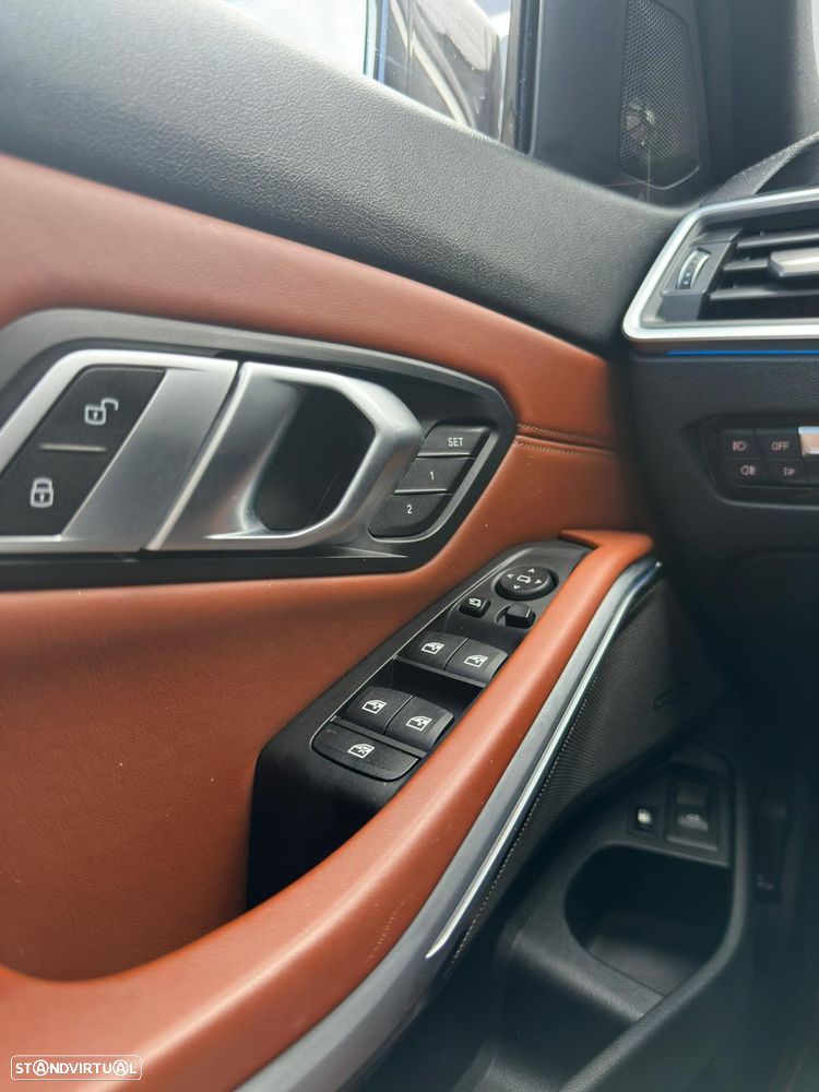 BMW 330 e Aut. Luxury Line - 27