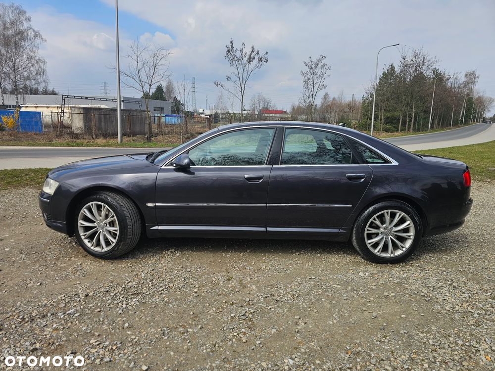 Audi A8 4.2 Quattro - 2