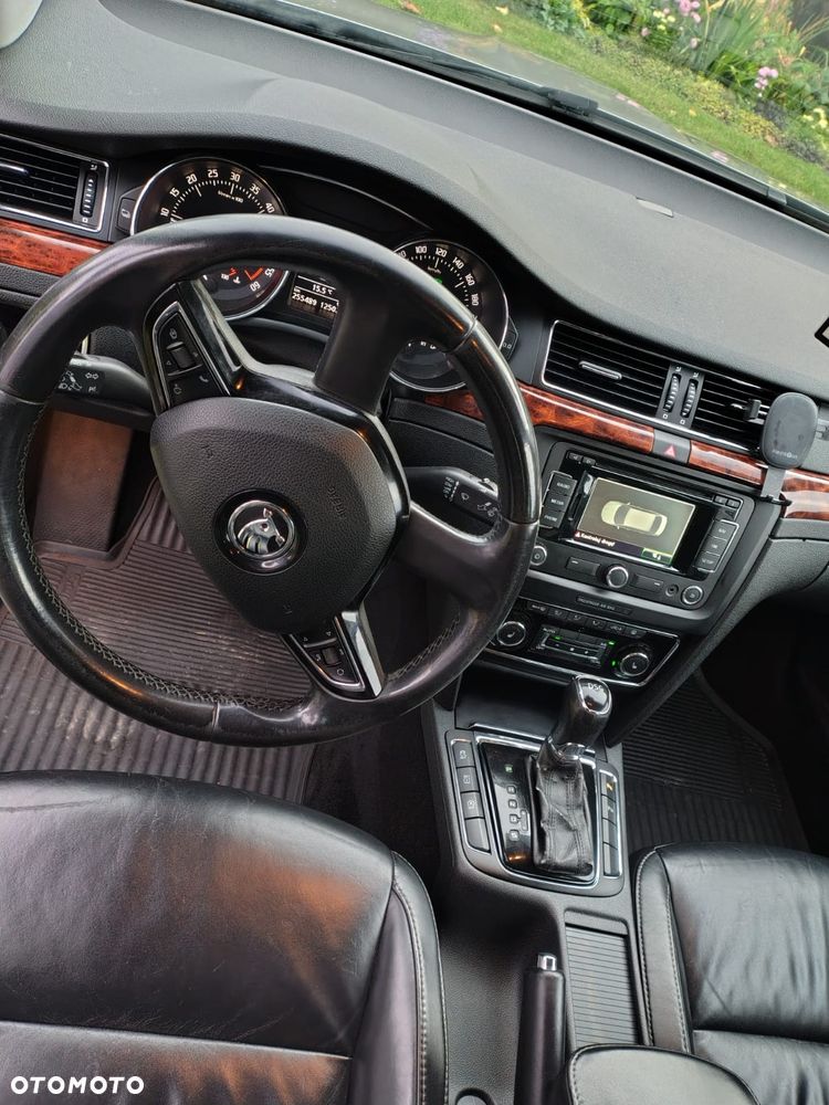 Skoda Superb 2015 photo 5